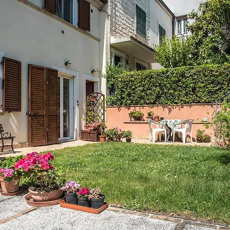 N011 - Numana, Nuovo Bilocale Con Giardino